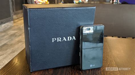 The 2006 LG Prada was the first capacitive 